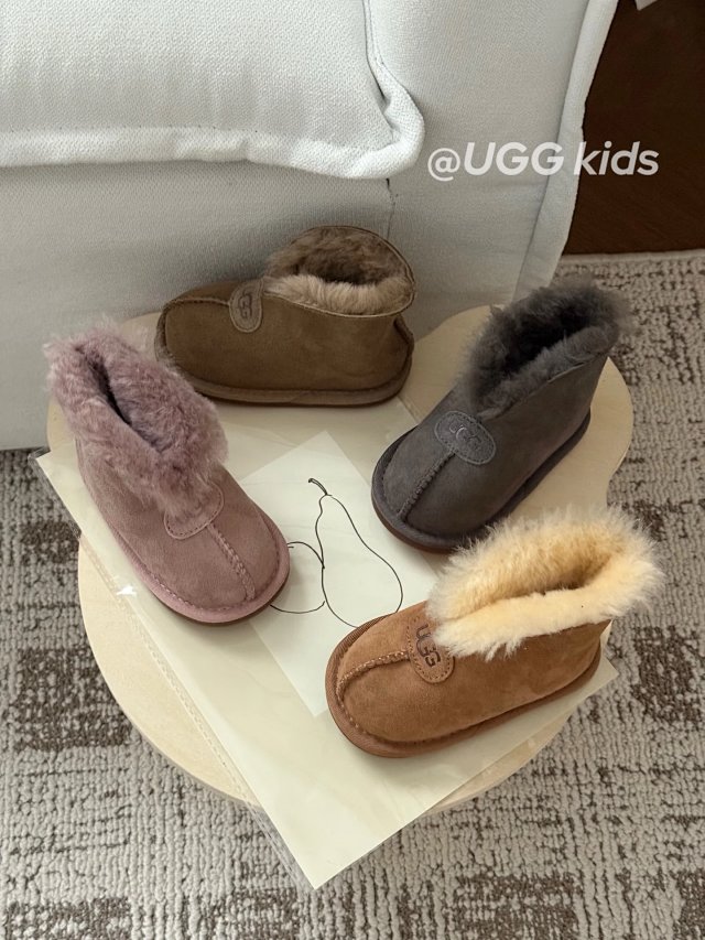 UGG Children's snow boots: seller detail photo 4