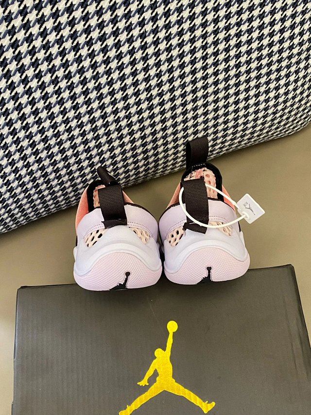 Nike Jordan children's Slippers Shoes: seller detail photo 13