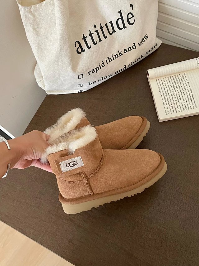 UGG Children's snow boots: seller detail photo 7