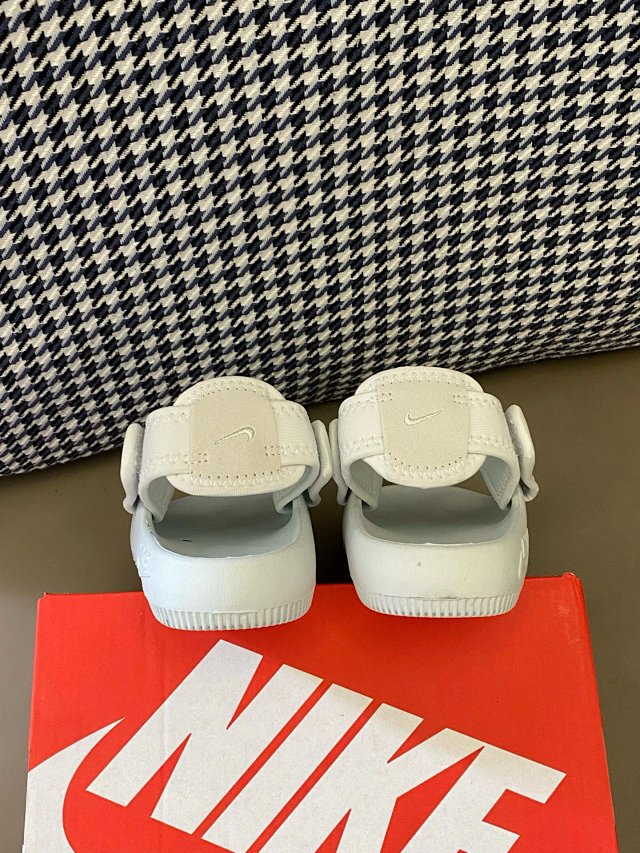 Nike children's Slippers Shoes: seller detail photo 11