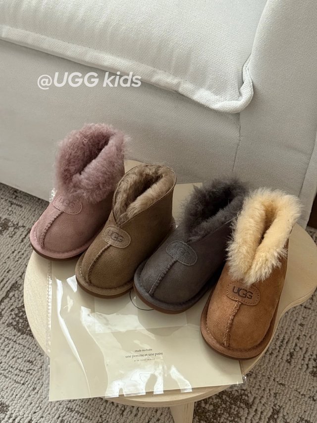 UGG Children's snow boots: seller detail photo 3