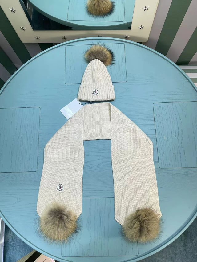 Moncler Children’s Set: seller detail photo 10