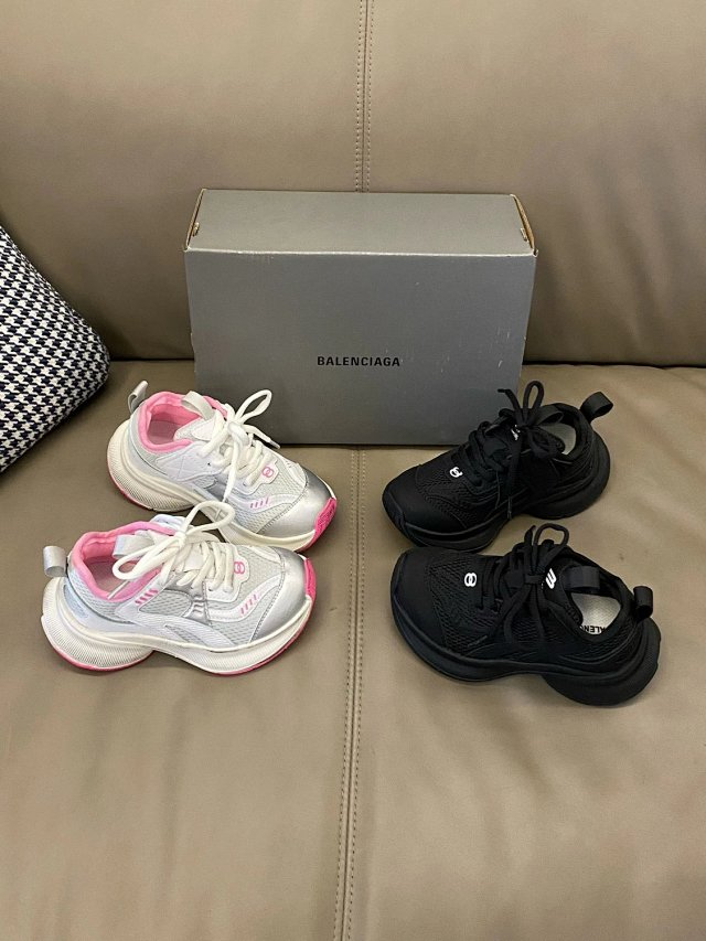 Balenciaga children's shoes: seller detail photo 9