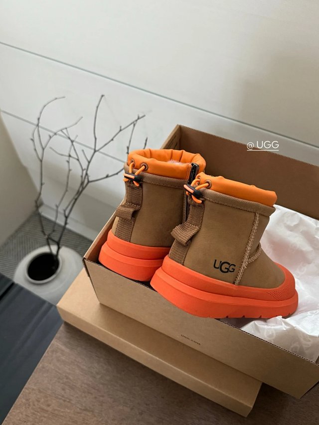 UGG Children's snow boots: seller detail photo 10