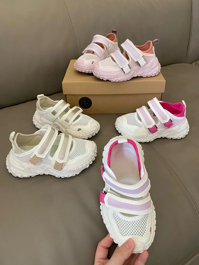 Nike children's Silppers Shoes: seller detail photo 8