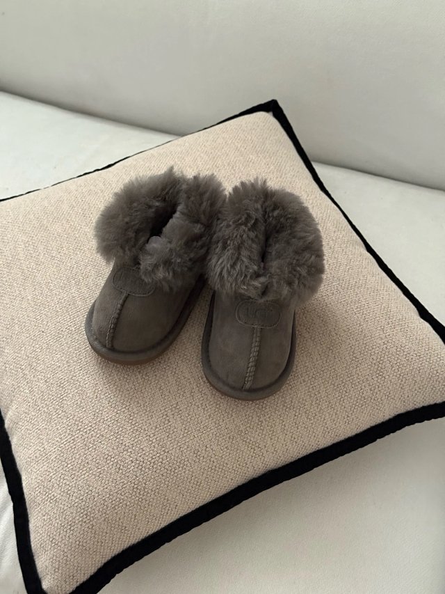 UGG Children's snow boots: seller detail photo 8