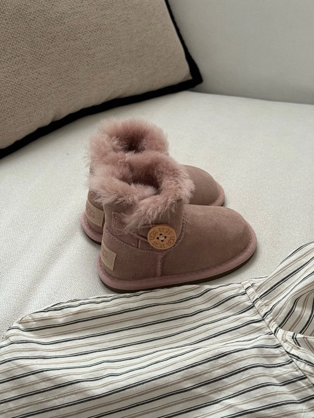 UGG Children's snow boots: seller detail photo 7