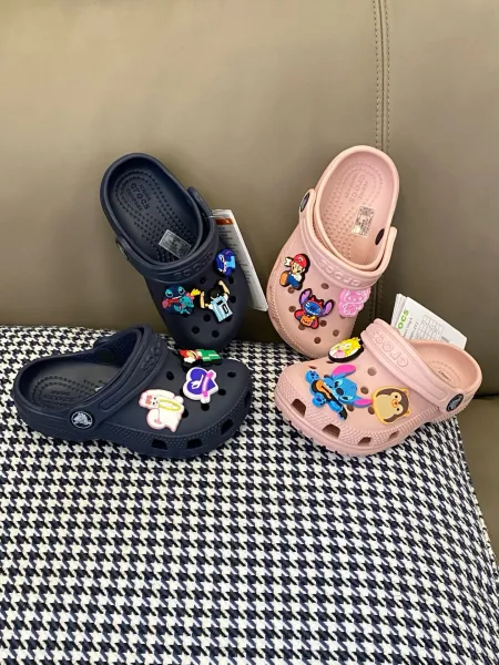 Crocs Classic Clog Pink Sandals - 14