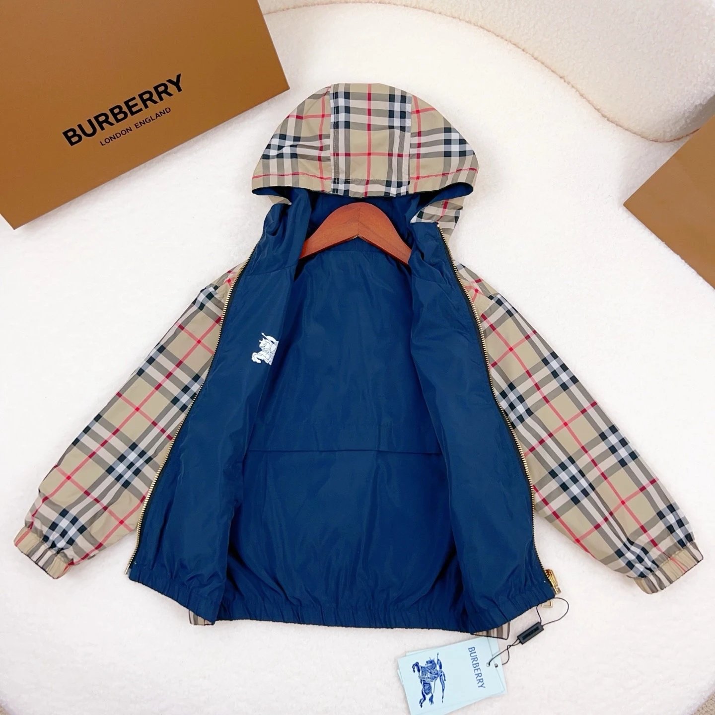 Burberry Children's Jacket | 1 colorways