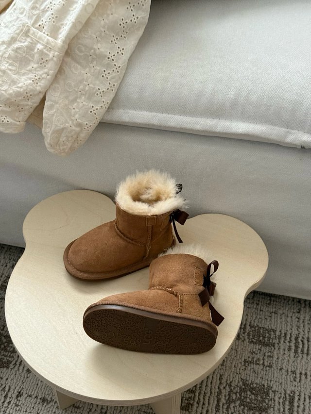 UGG Children's snow boots: seller detail photo 9