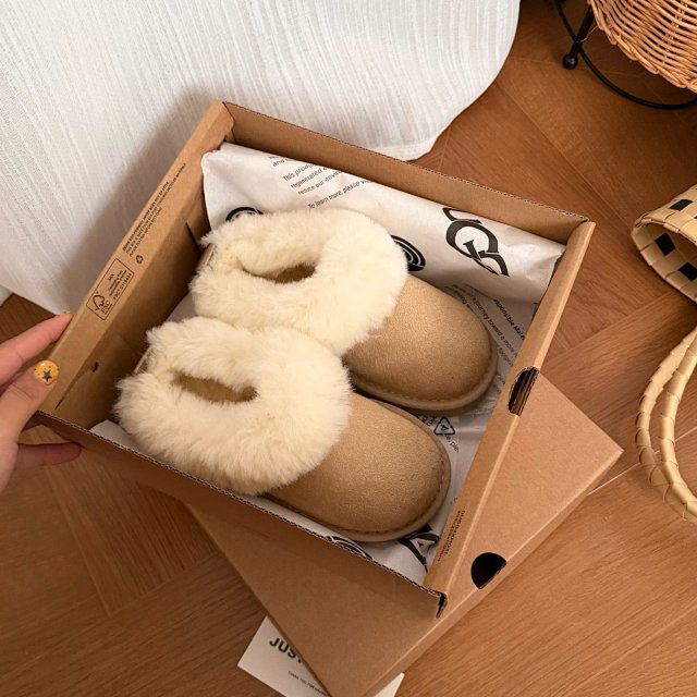 UGG Children's snow boots: seller detail photo 10