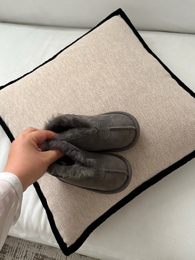 UGG Children's snow boots: seller detail photo 6