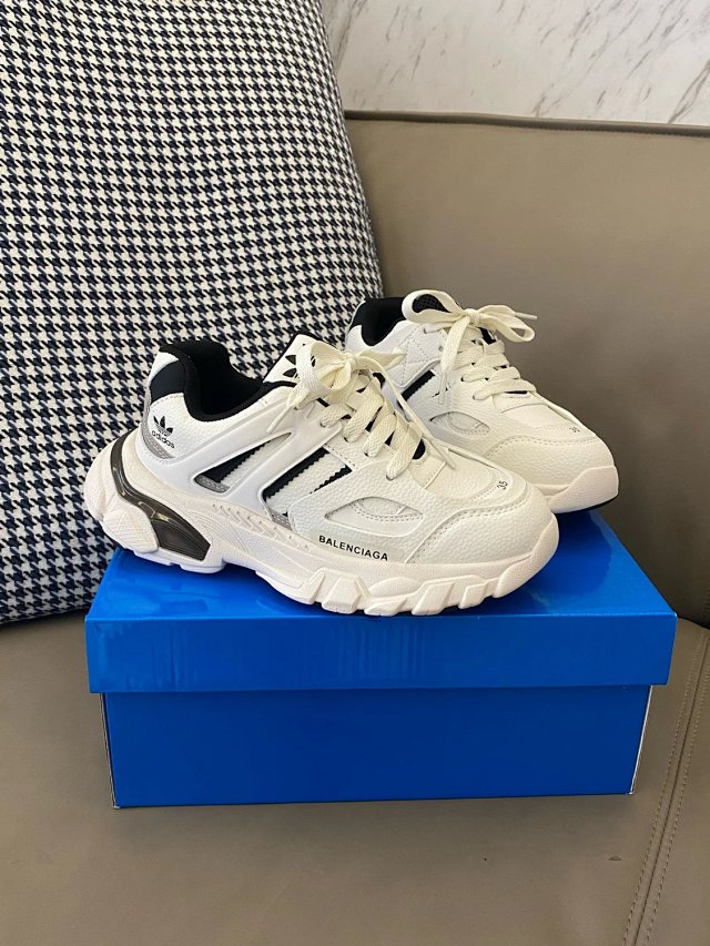 Balenciaga children's shoes: seller detail photo 6