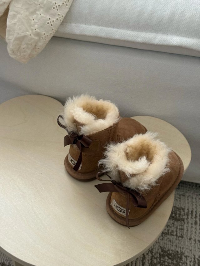 UGG Children's snow boots: seller detail photo 6