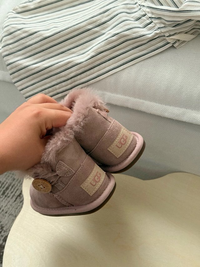 UGG Children's snow boots: seller detail photo 6