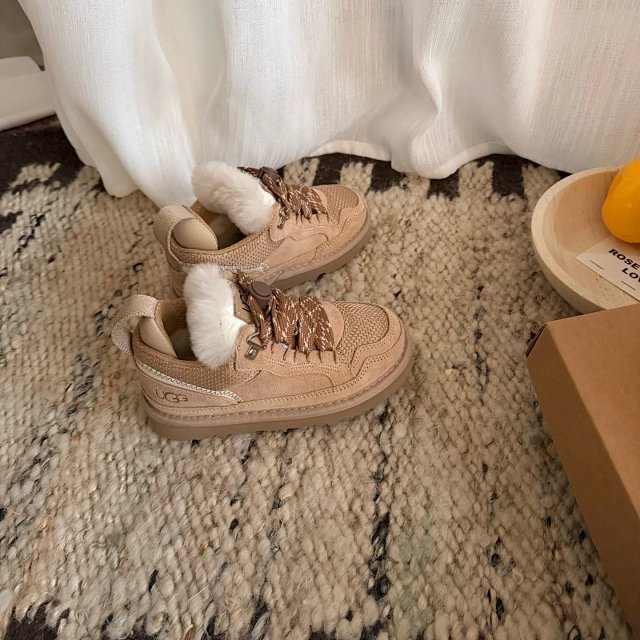 UGG Children's snow boots: seller detail photo 9