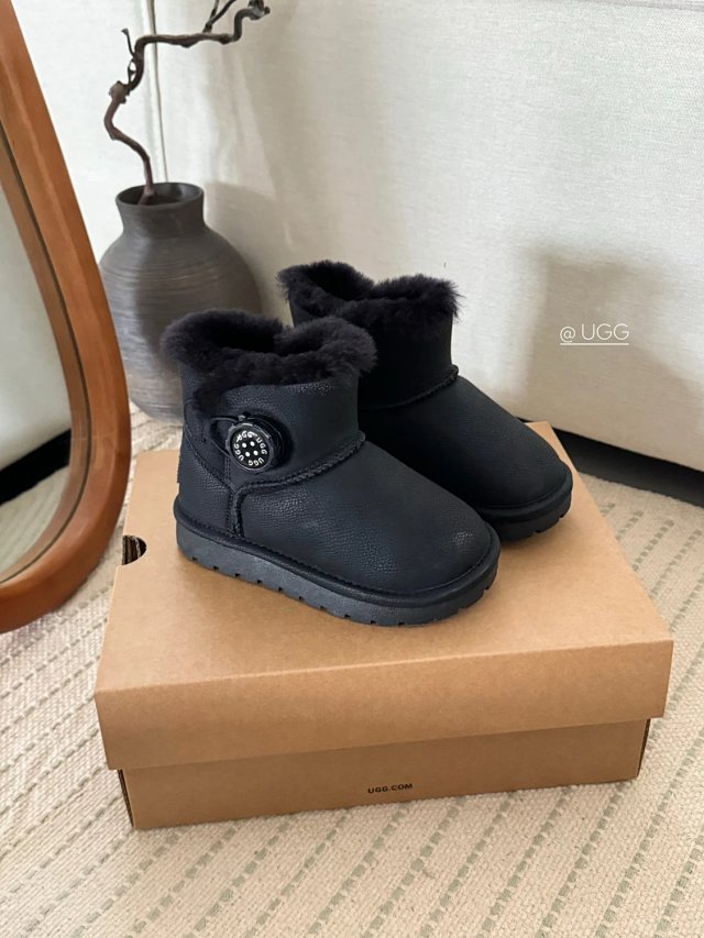 UGG Children's snow boots: seller detail photo 4