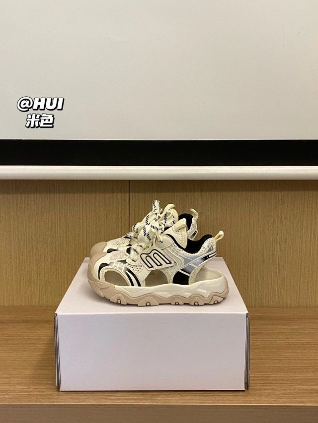 Balenciaga children's Slippers shoes: seller detail photo 12