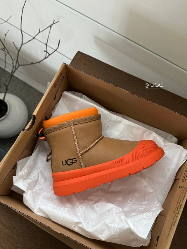 UGG Children's snow boots: seller detail photo 11