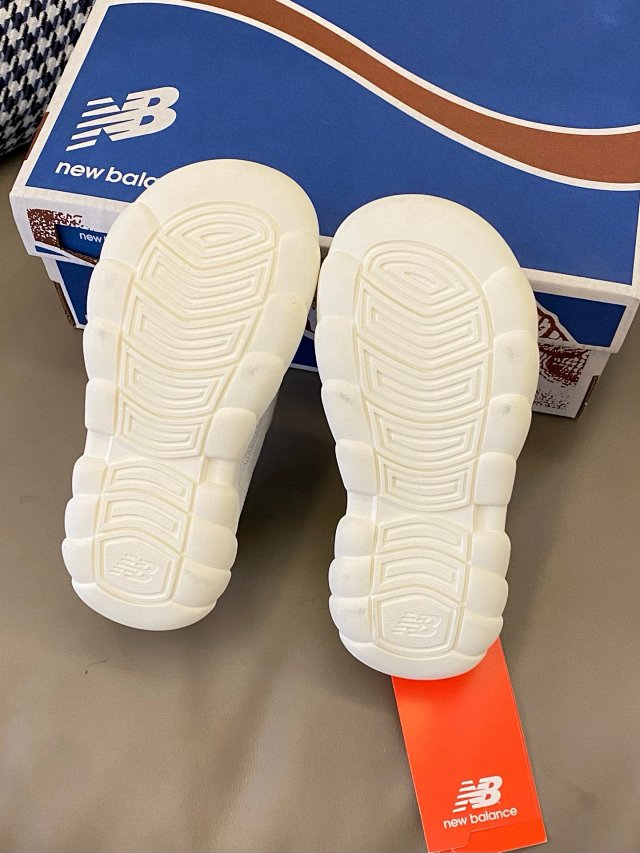 New Balance 920 children's Slippers Shoes: seller detail photo 13