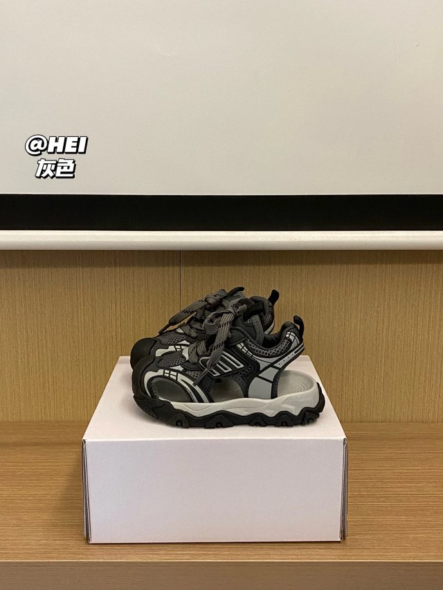 Balenciaga children's Slippers shoes: seller detail photo 14