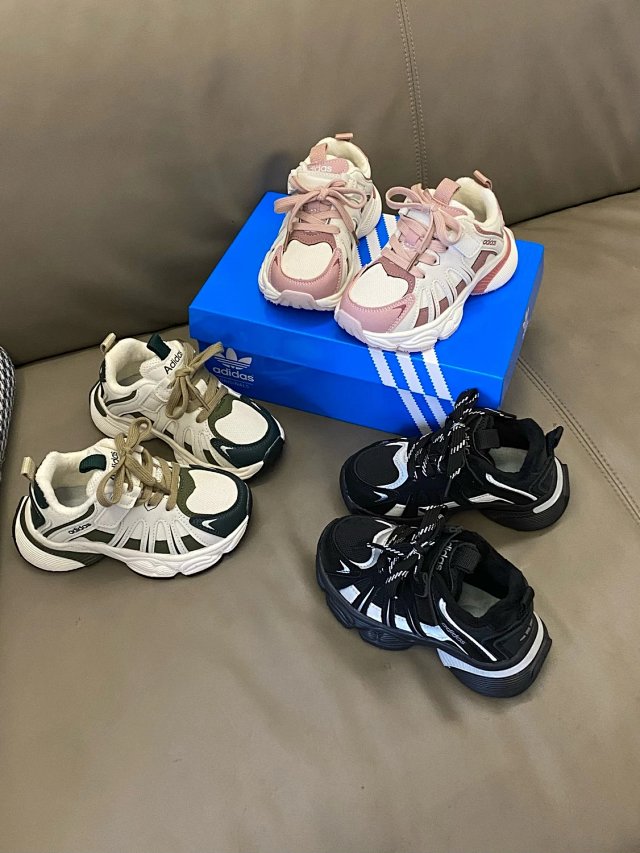Adidas Children's Shoes: seller detail photo 4
