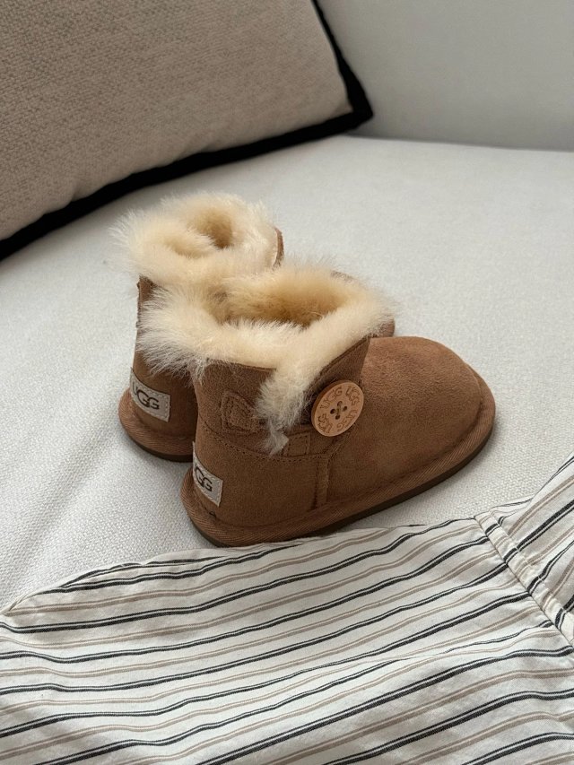 UGG Children's snow boots: seller detail photo 8