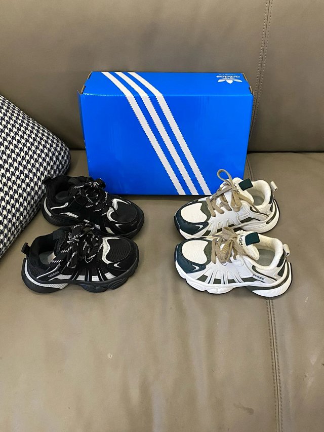 Adidas Children's Shoes: seller detail photo 9