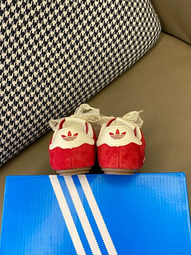 Adidas Children's Shoes: seller detail photo 13