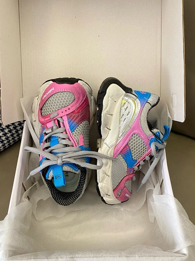 Balenciaga children's shoes: seller detail photo 8