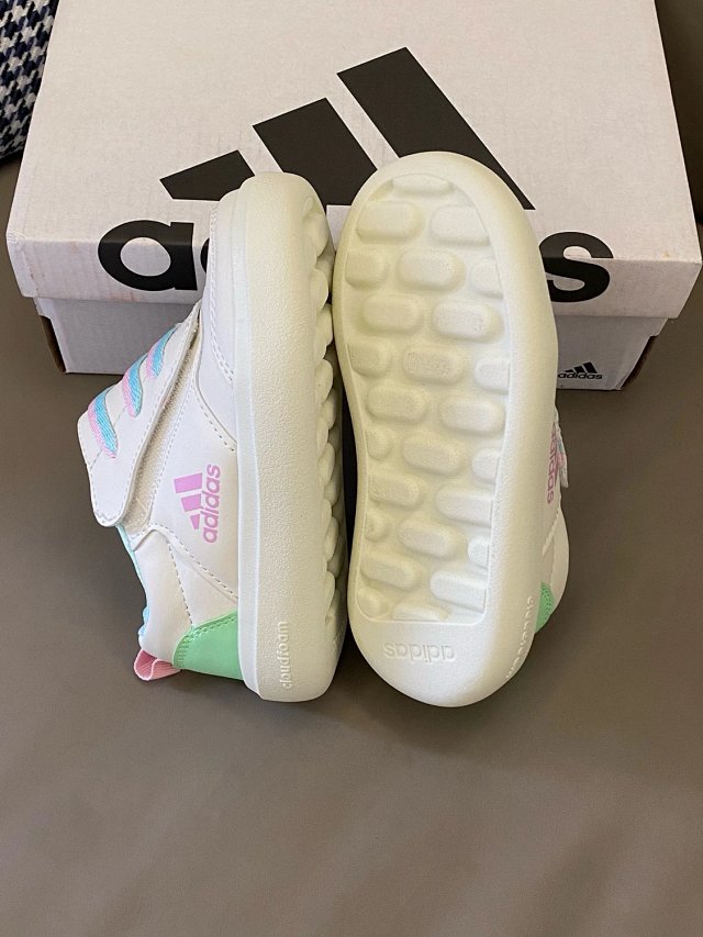 Adidas Children's Shoes: seller detail photo 11