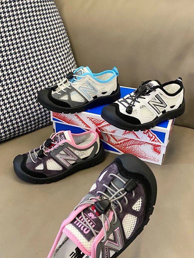 New Balance MIU MIU children's Shoes: seller detail photo 10