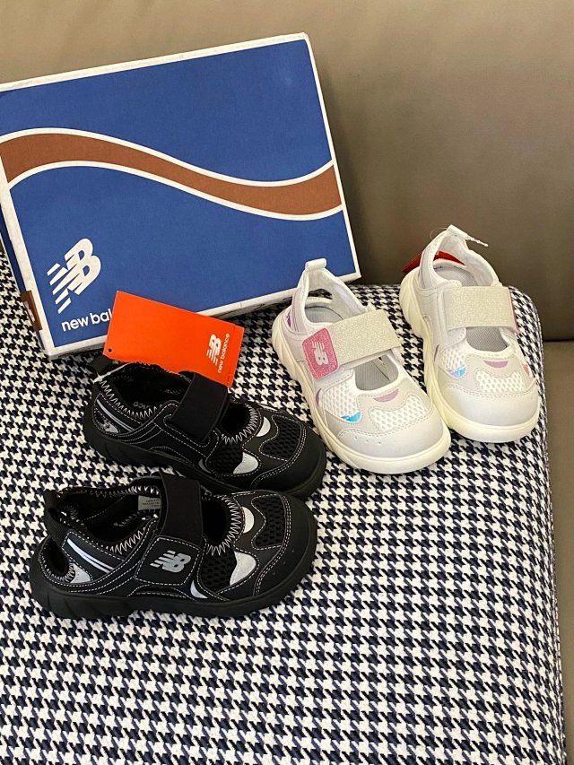 New Balance 920 children's Slippers Shoes: seller detail photo 8