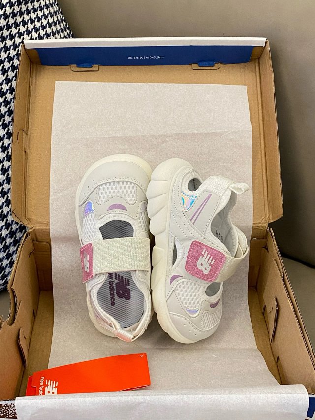 New Balance 920 children's Slippers Shoes: seller detail photo 6