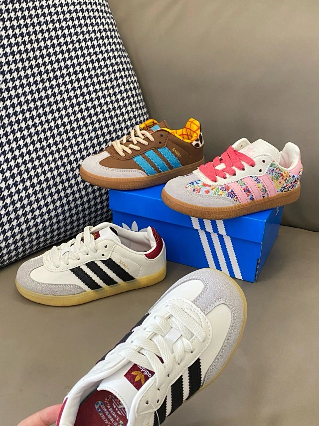 Adidas Children's Shoes: seller detail photo 10