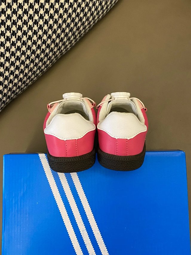 Adidas Children's Shoes: seller detail photo 8