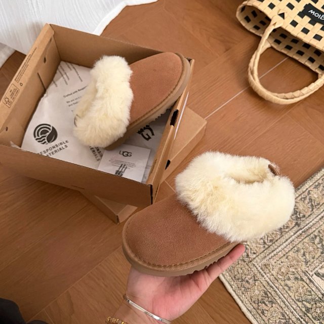 UGG Children's snow boots: seller detail photo 5