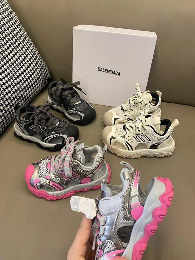 Balenciaga children's Slippers shoes: seller detail photo 8