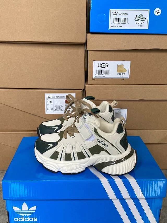 Adidas Children's Shoes: seller detail photo 14