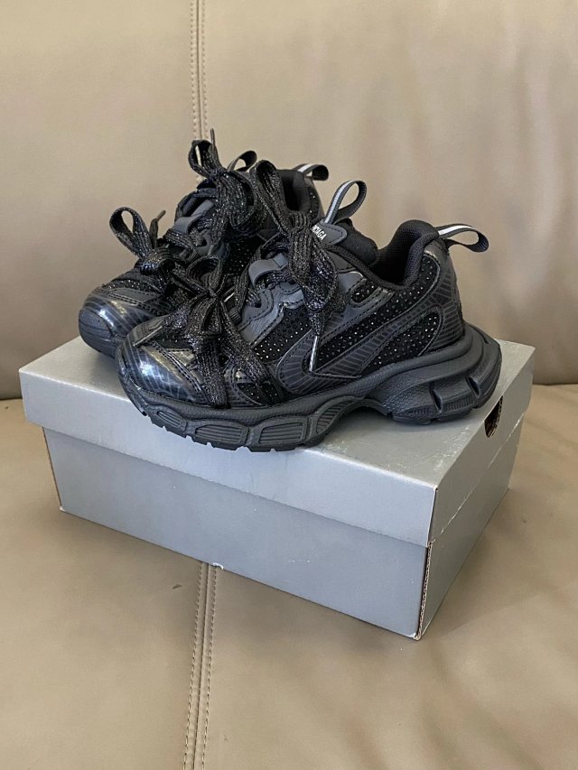 Balenciaga children's shoes: seller detail photo 7