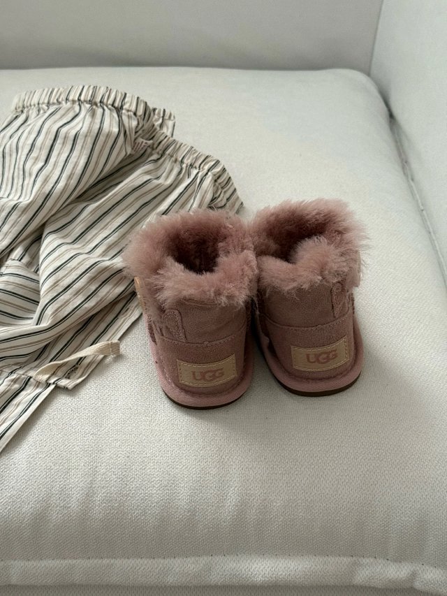 UGG Children's snow boots: seller detail photo 3