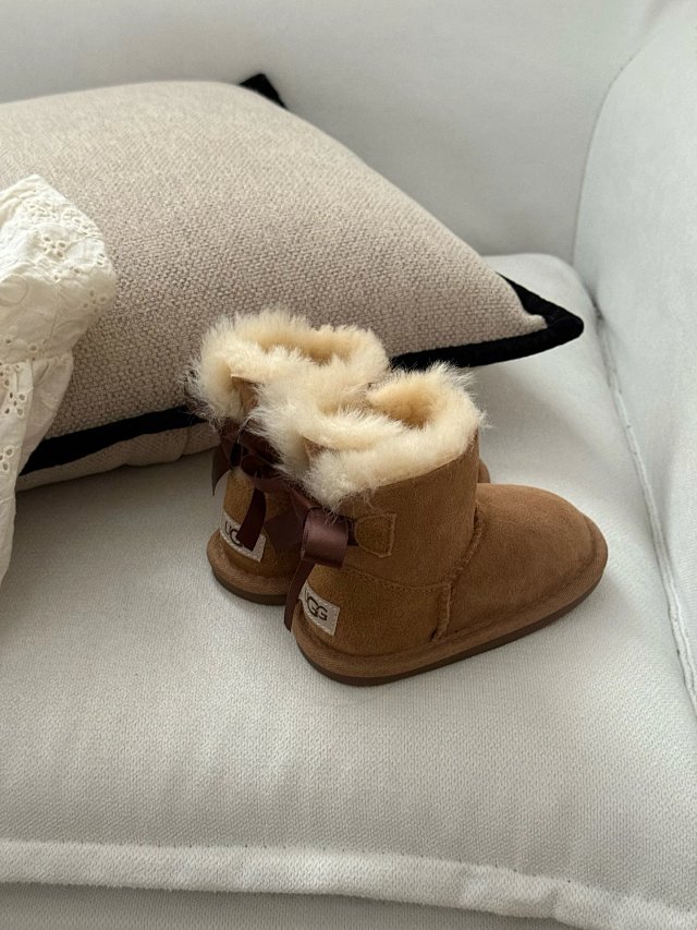 UGG Children's snow boots: seller detail photo 5