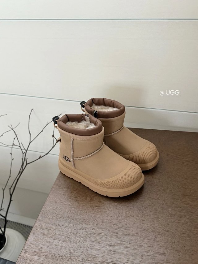 UGG Children's snow boots: seller detail photo 13