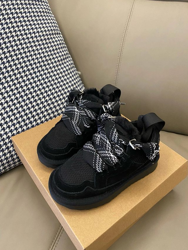 UGG Children's snow boots: seller detail photo 3