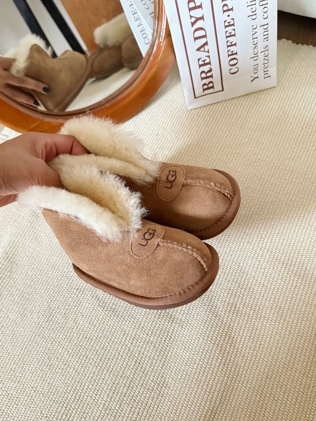 UGG Children's snow boots: seller detail photo 11