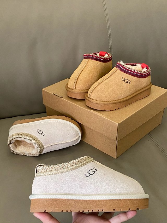 UGG Children's snow boots: seller detail photo 9