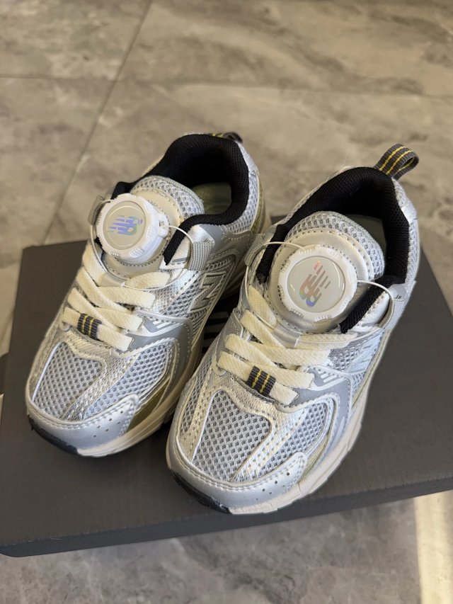 New Balance 530 children's Shoes: seller detail photo 9