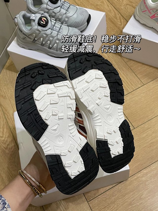 Salomon Children's Shoes: seller detail photo 8