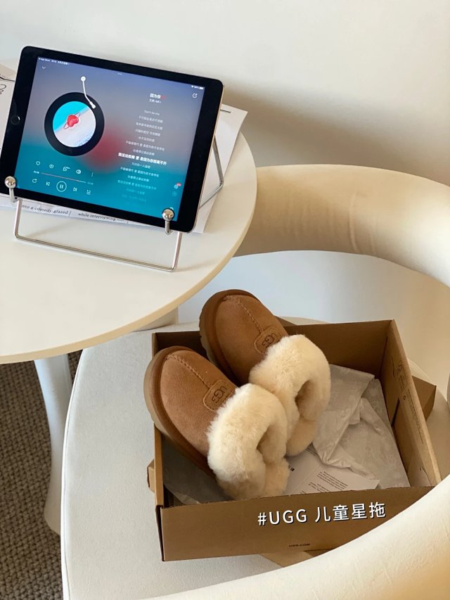 UGG Children's snow boots: seller detail photo 13