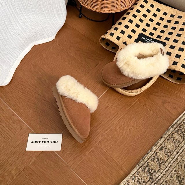 UGG Children's snow boots: seller detail photo 2